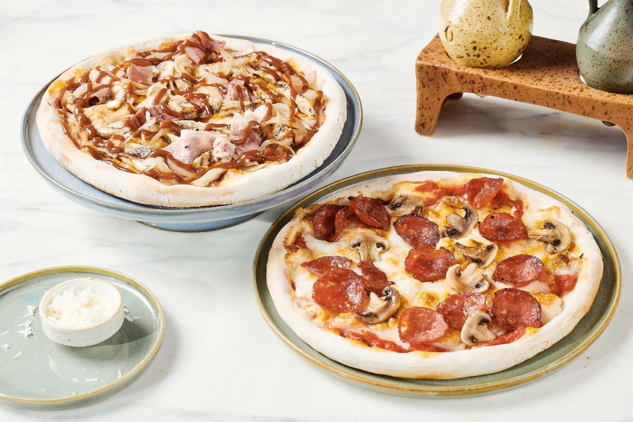 Crowne Plaza - West Cairo Arkan By Ihg 6th of October City Eksteriør bilde Pizza Hut pizzas