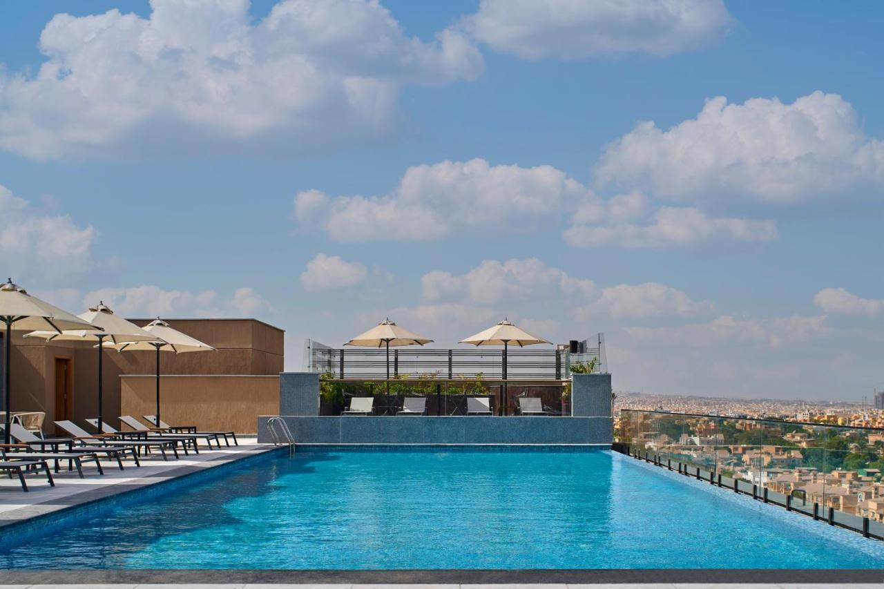 Crowne Plaza - West Cairo Arkan By Ihg 6th of October City Eksteriør bilde Rooftop pool at the hotel