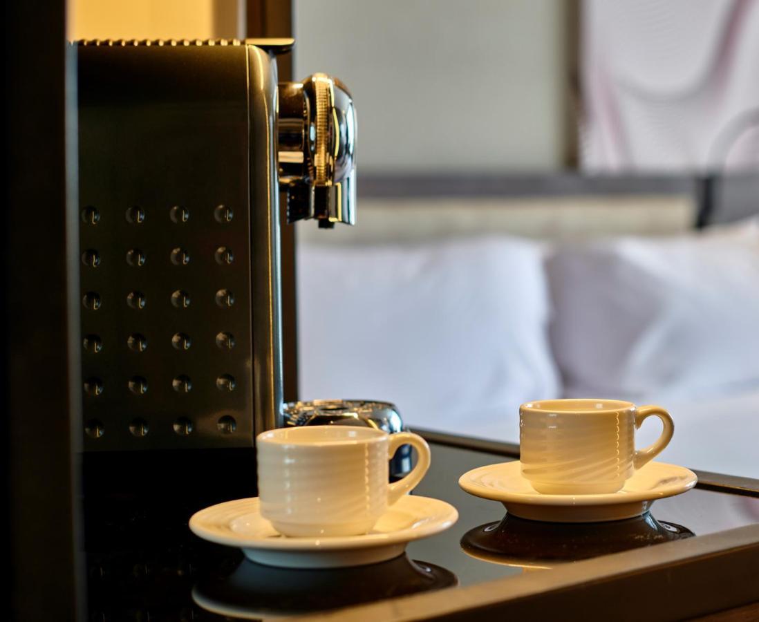 Crowne Plaza - West Cairo Arkan By Ihg 6th of October City Eksteriør bilde Espresso machine